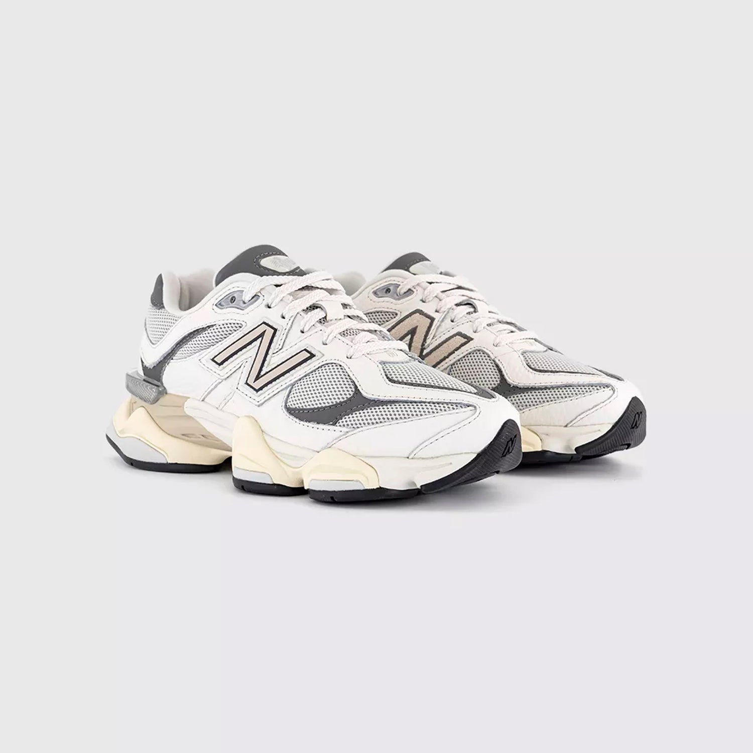 New Balance 9060 – Retro Futuristic Cushion Sneakers (Unisex)