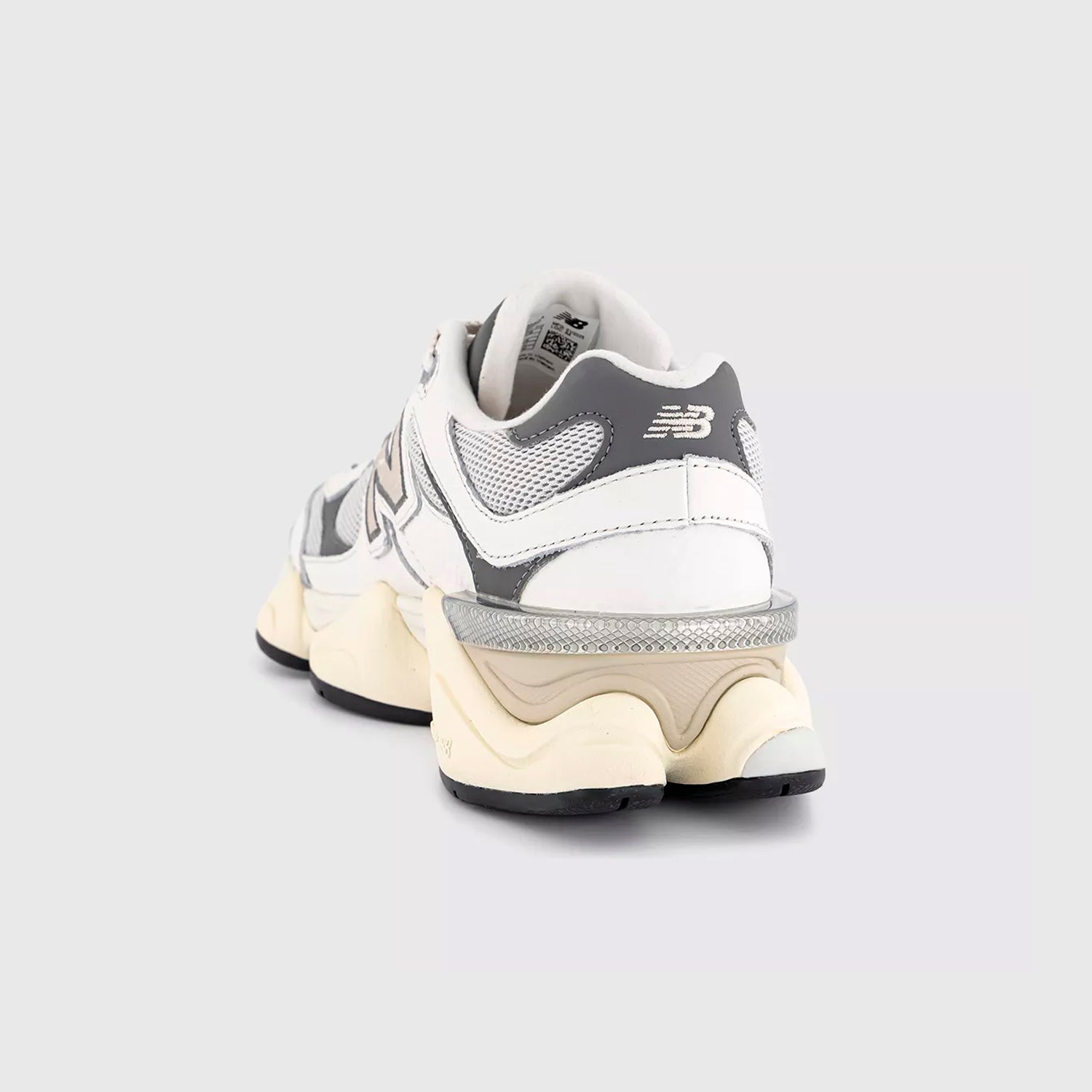 New Balance 9060 – Retro Futuristic Cushion Sneakers (Unisex)