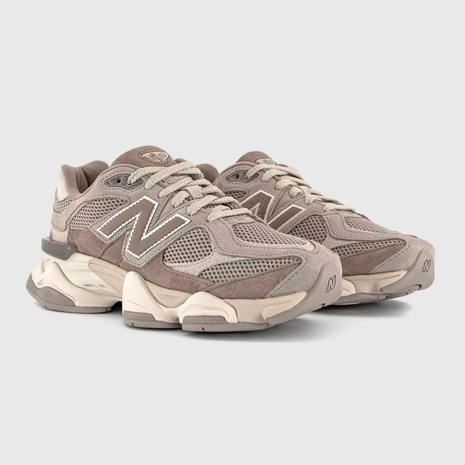 New Balance 9060 – Retro Futuristic Cushion Sneakers (Unisex)