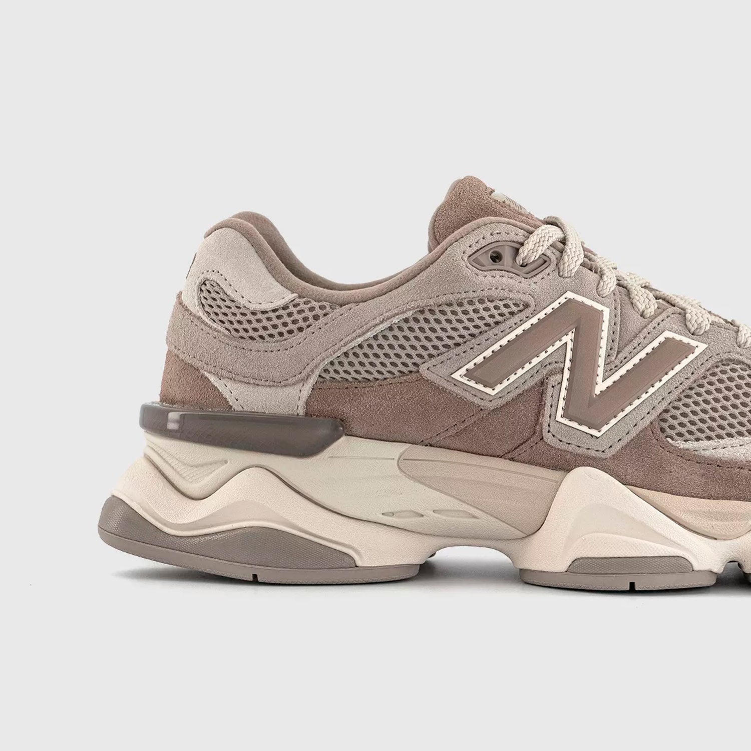 New Balance 9060 – Retro Futuristic Cushion Sneakers (Unisex)