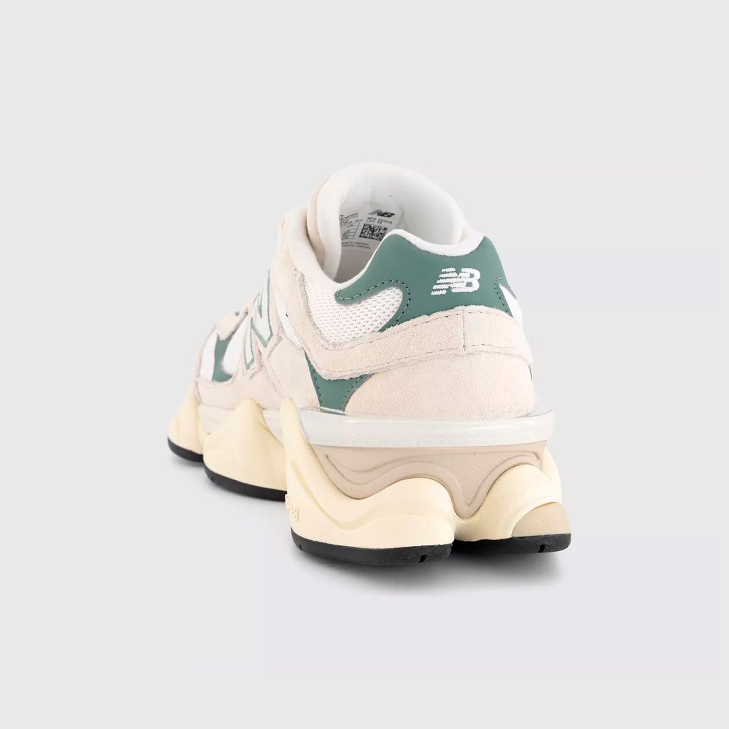 New Balance 9060 – Retro Futuristic Cushion Sneakers (Unisex)