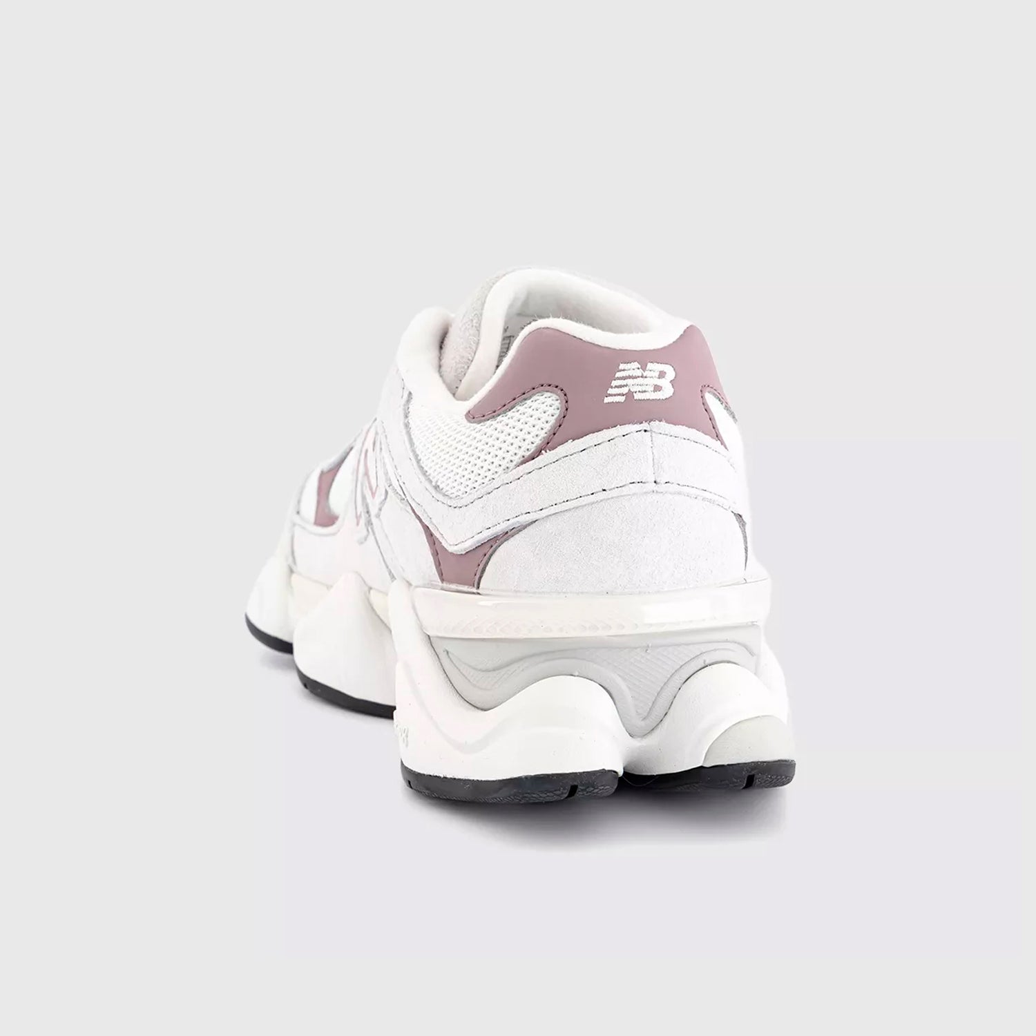 New Balance 9060 – Retro Futuristic Cushion Sneakers (Unisex)